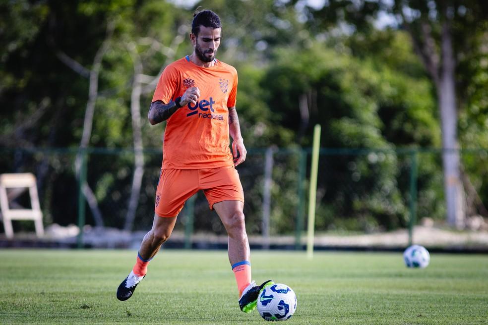 Sérgio Oliveira, meia do Sport