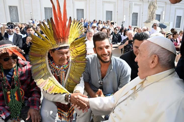 Morre o Papa Francisco aos 88 anos: Uma história de fé e transformação