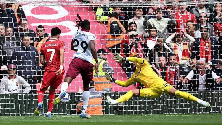 Liverpool vence West Ham com gol de Van Dijk e se aproxima do título da Premier League
