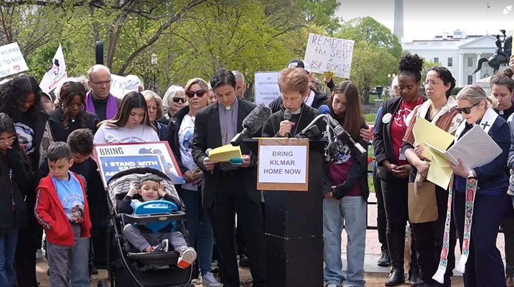 Protesto pelo retorno de Kilmar Abrego Garcia, deportado por erro do governo dos EUA