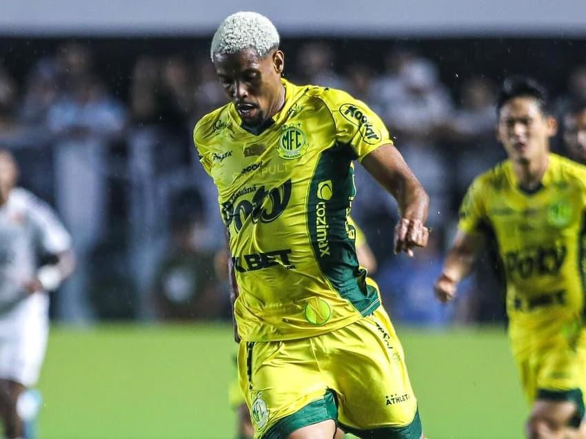 Iury Castilho em ação com a camisa do Mirassol