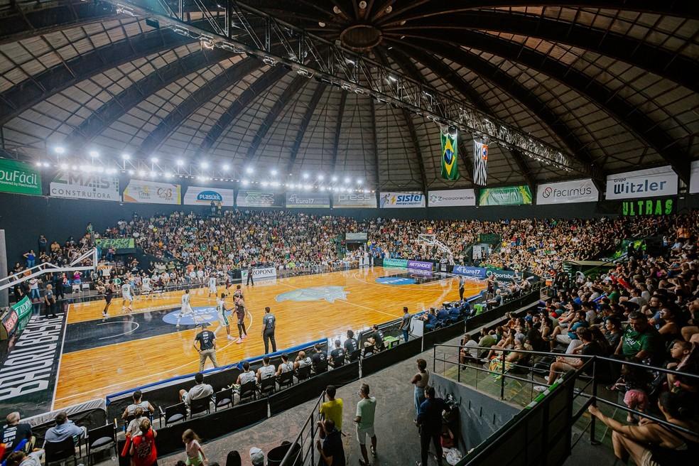 Ginásio Panela de Pressão, em Bauru