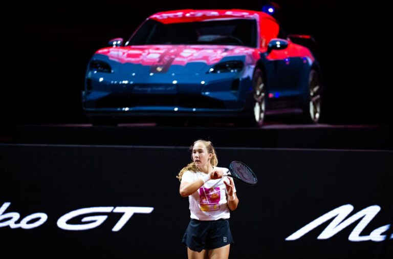 A Rivalidade das Irmãs Andreeva: Mirra Enfrenta Erika no Porsche Tennis Grand Prix