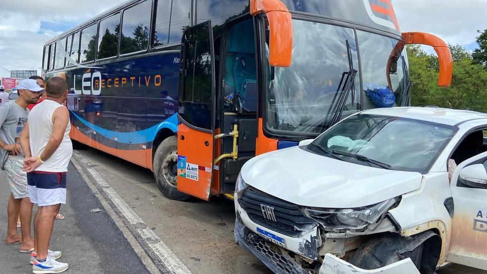 Ônibus transportava cerca de 50 torcedores para Campina Grande