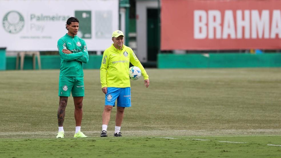 Richard Ríos no treino do Palmeiras