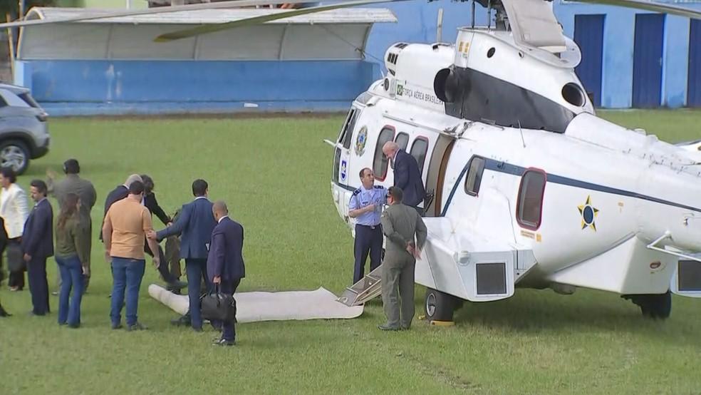 Lula e Janja chegaram de helicóptero em Sarapuí (SP) para casamento de neto.