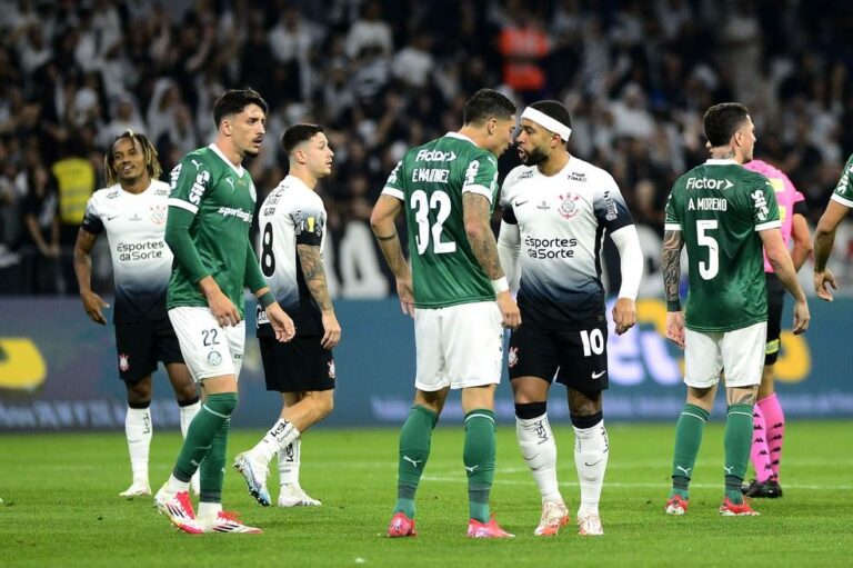 Memphis Depay Intensifica Treinos Para Dérbi Contra o Palmeiras