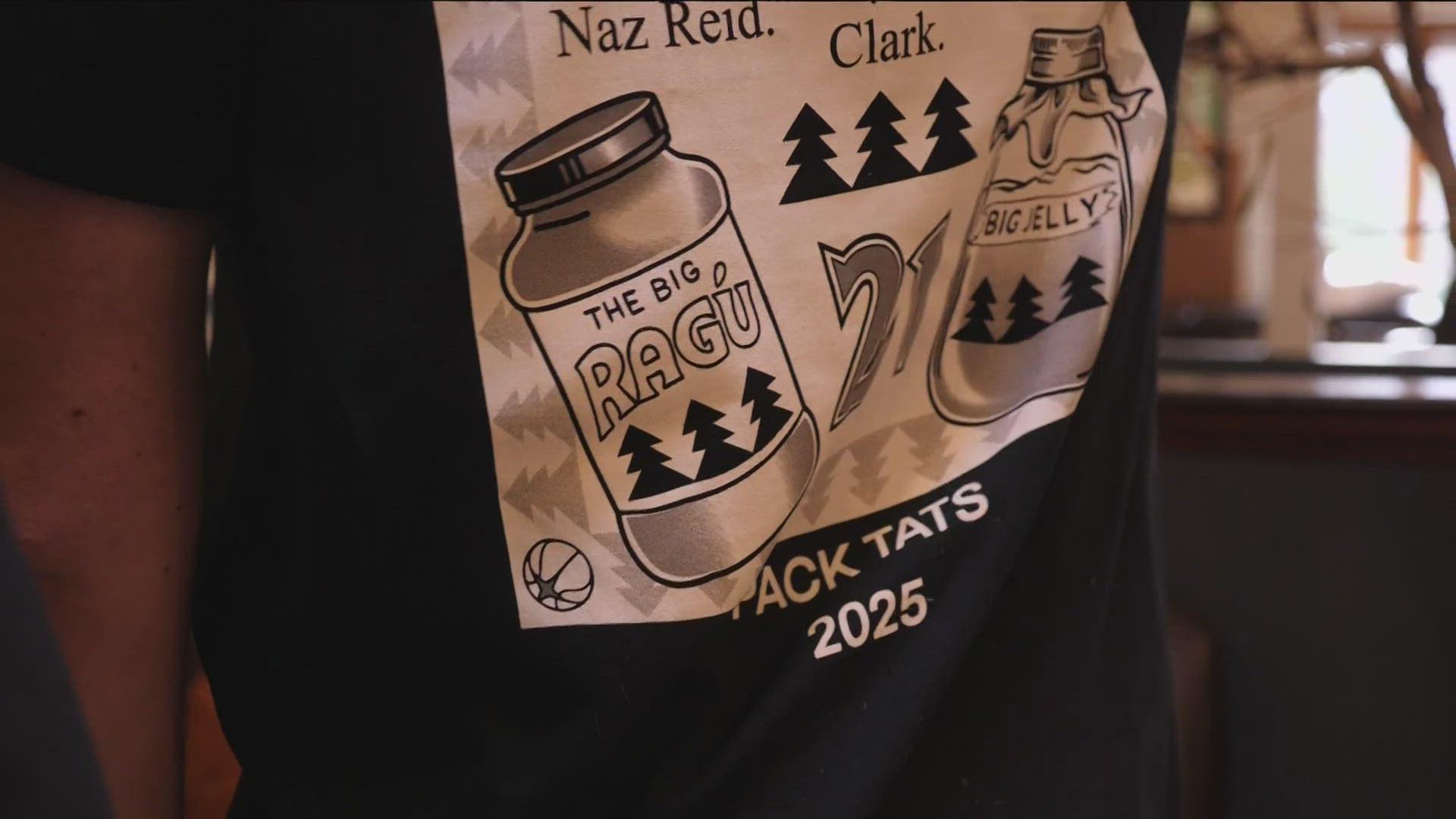 Torcedores e empresas se preparam para playoffs com merchandise e tatuagens