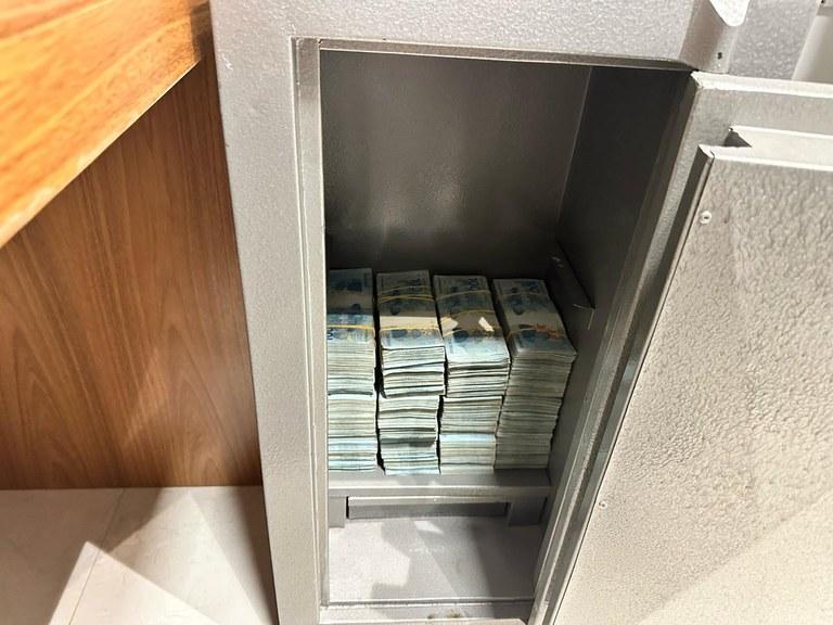 Apreensão de documentos e provas pela PF