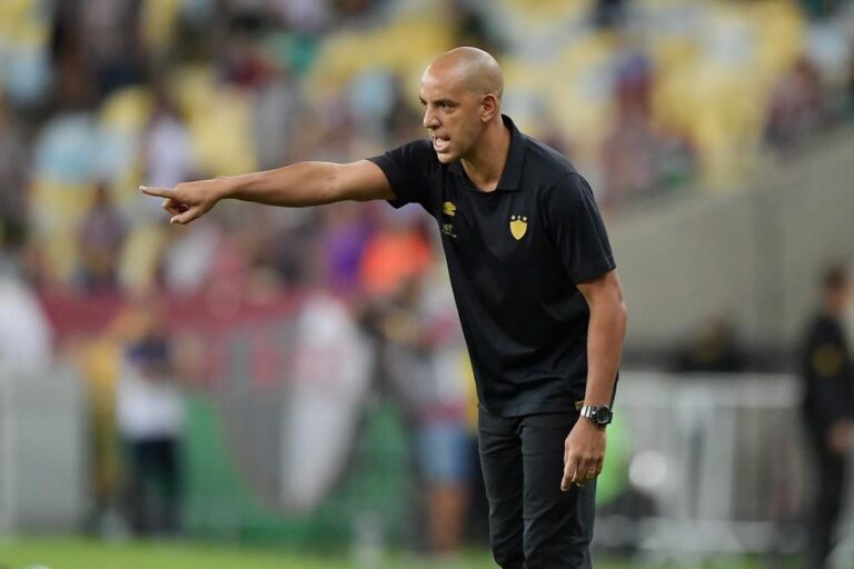 Sport Recife demite o técnico Pepa após início desastroso no Brasileirão