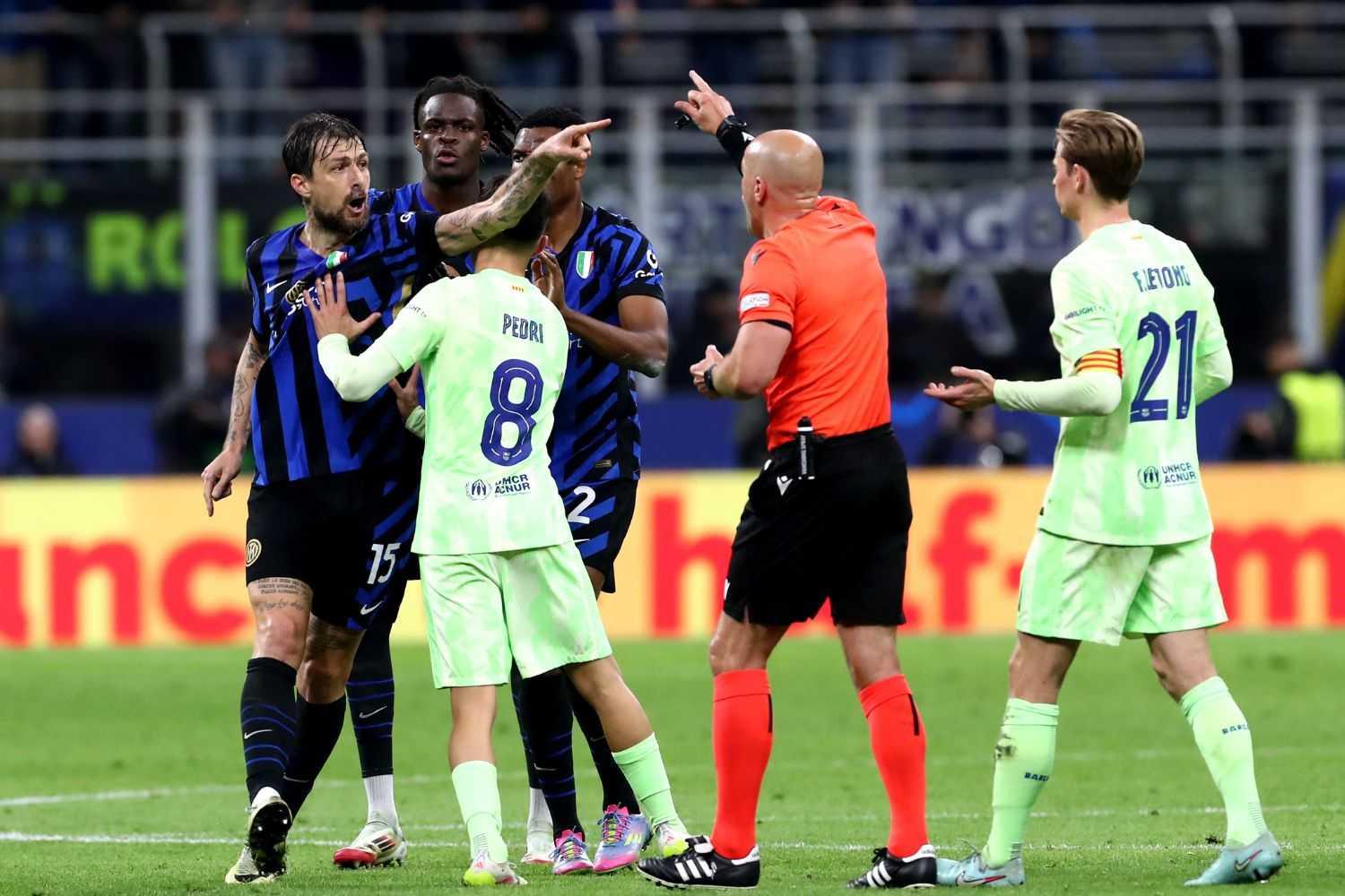 Inter-Barcellona, tensão entre Acerbi e Inigo Martinez