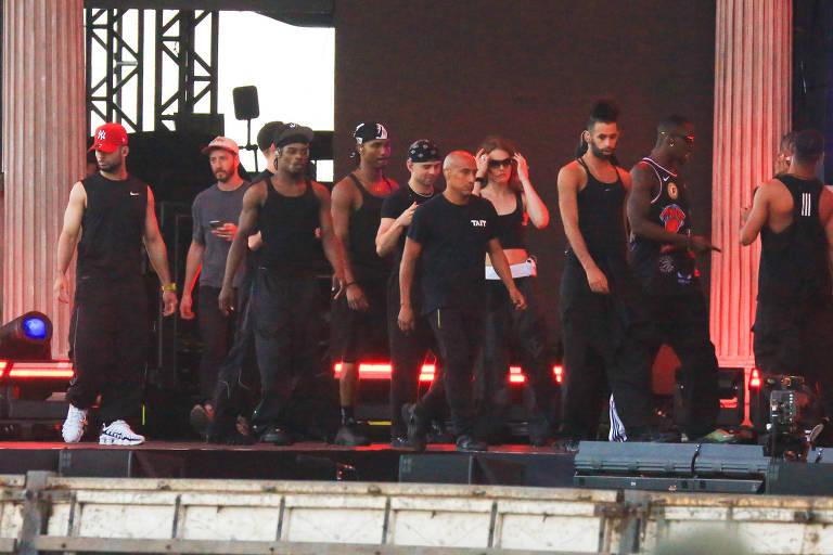 Dançarinos em ensaio para o show de Lady Gaga