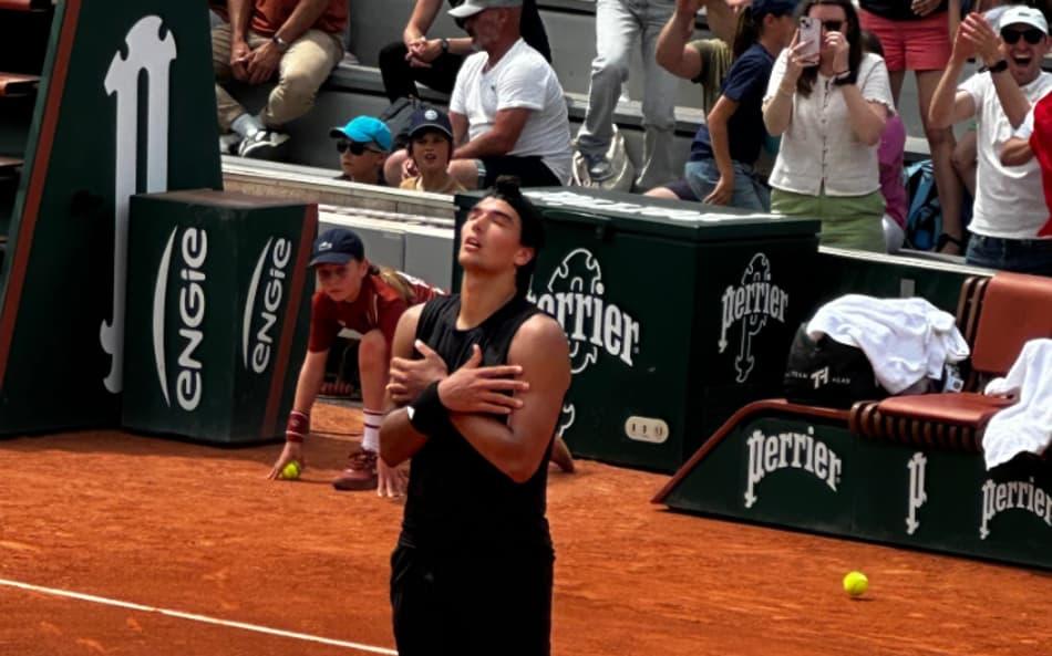 O português Henrique Rocha na virada épica contra Mensik em Roland Garros