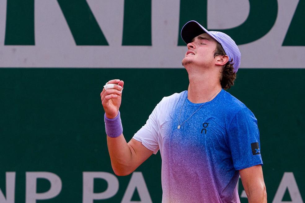 João Fonseca durante partida em Roland Garros