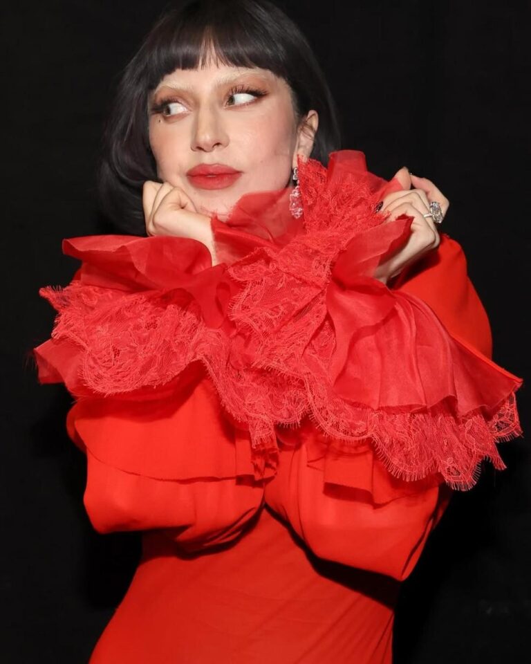 Lady Gaga Revela Pedido de Noivado Inusitado e Anel de R$ 11 Milhões