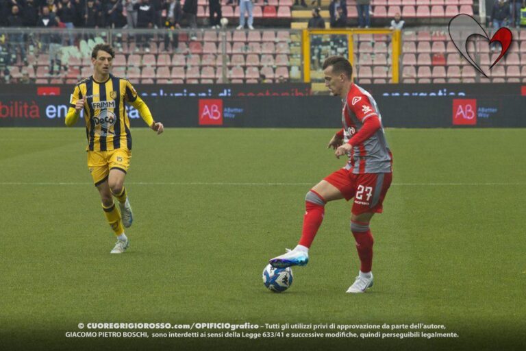 Cremonese e Spezia empatam sem gols no jogo de ida dos playoffs