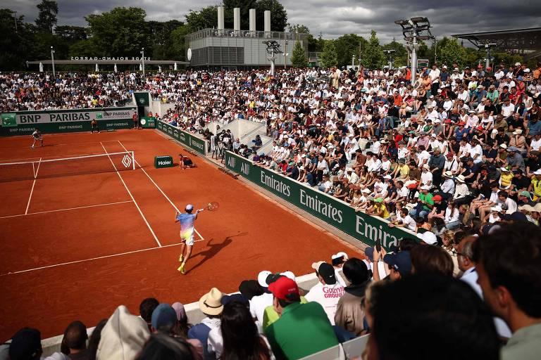 Partida de tênis entre João Fonseca e Pierre-Hugues Herbert