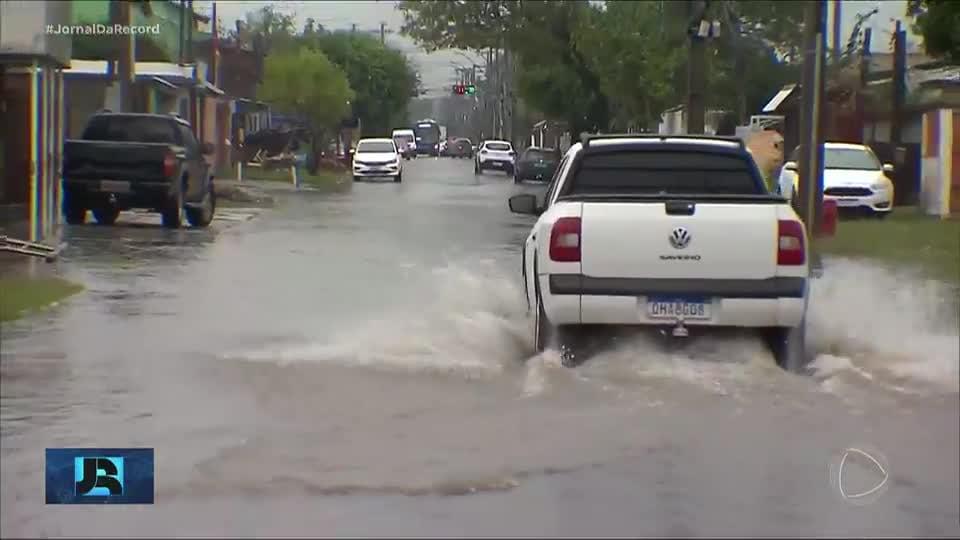 INMET retira alerta de temporais severos para o RS após dois dias de chuvas intensas