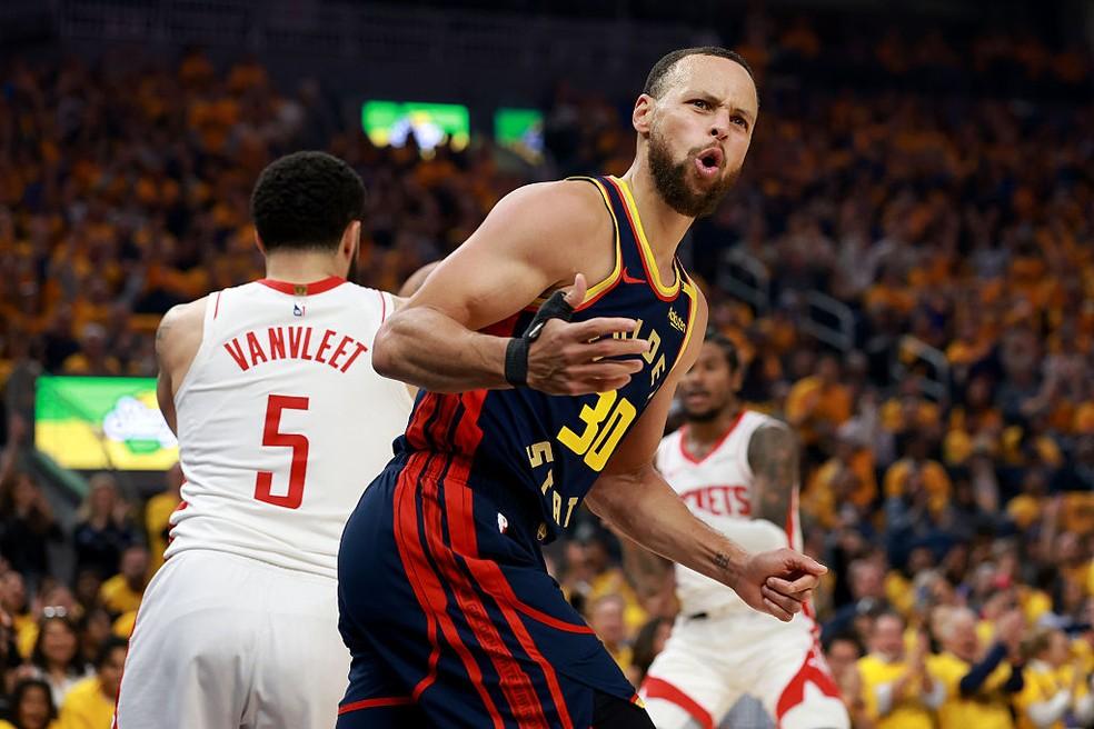 Stephen Curry em jogo da série contra os Rockets — Foto: Getty.
