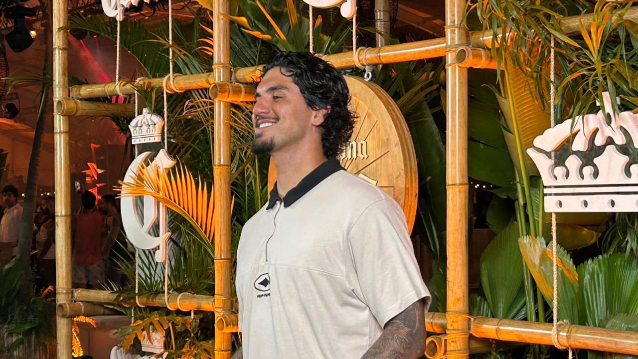 Gabriel Medina na área VIP do show de Lady Gaga em Copacabana.