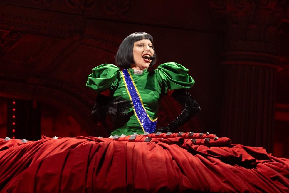 Lady Gaga com look nas cores do Brasil