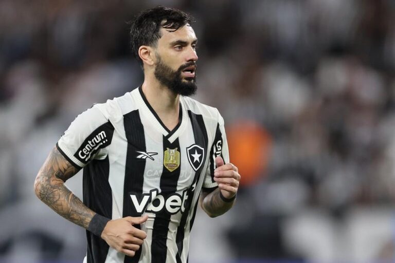 Mastriani Desfalca Botafogo em Confronto Crucial na Libertadores