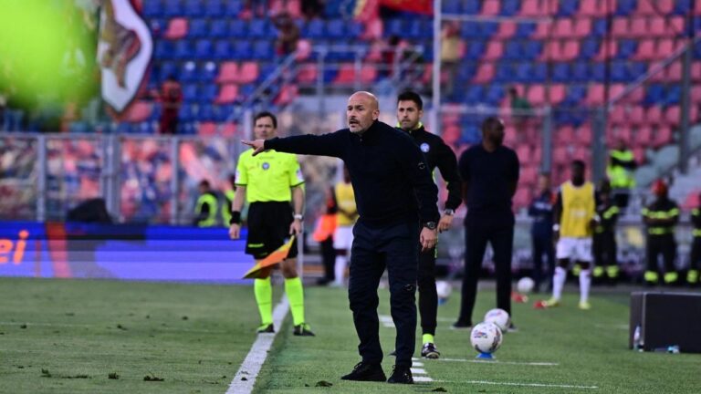 Bologna encerra temporada com festa, apesar da derrota para o Genoa