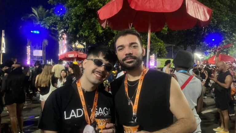 Fãs de Lady Gaga Enfrentam Desafios em Show Gratuito no Rio de Janeiro