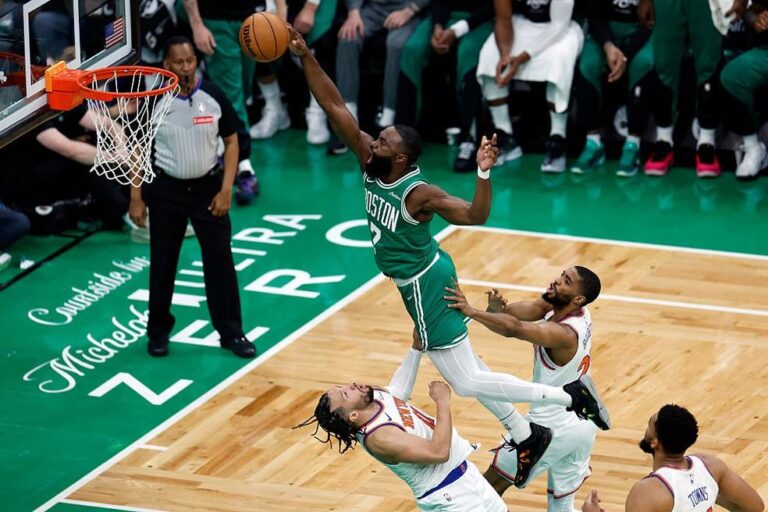 Boston Celtics supera New York Knicks e se mantém vivo nos playoffs da NBA