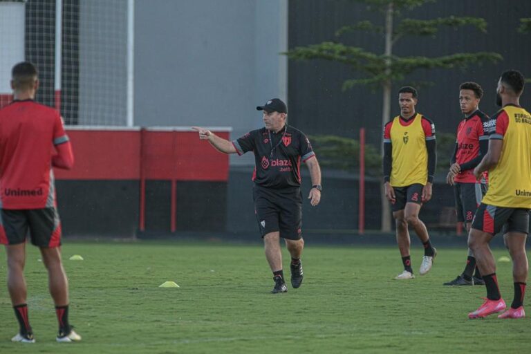 Cláudio Tencati e o Desafio do Atlético-GO Contra o Avaí na Série B