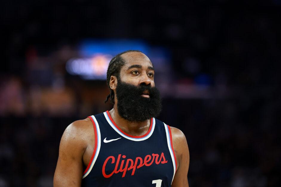 James Harden durante a partida entre Los Angeles Clippers e Denver Nuggets.