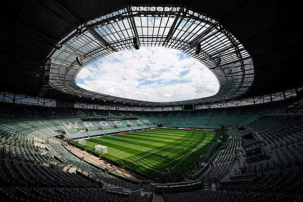 Estádio Municipal de Breslávia recebe Betis x Chelsea pela final da Conference League