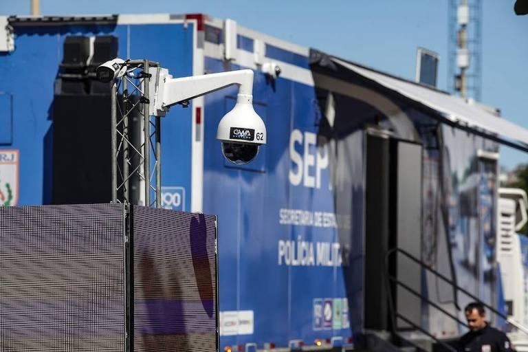 Caminhão da Polícia Militar preparado para o show de Lady Gaga