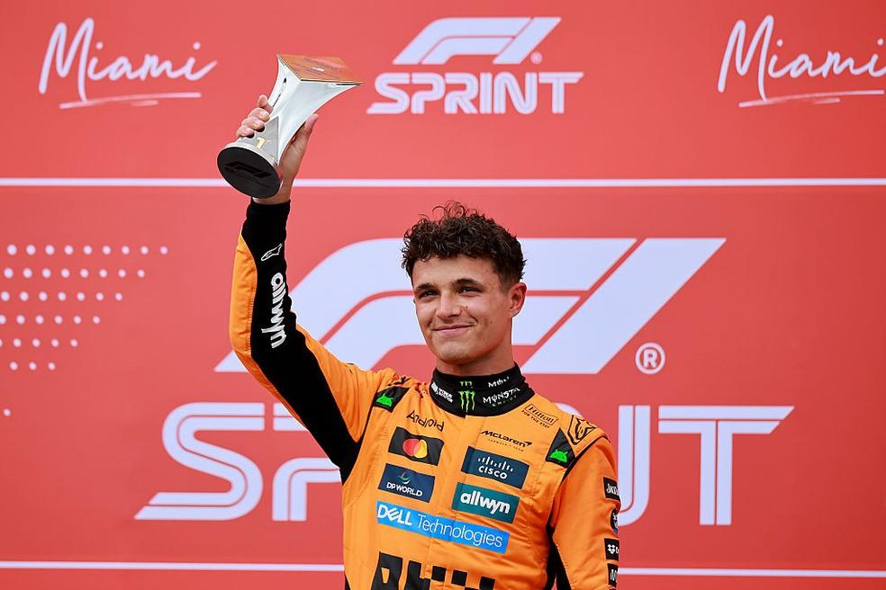 Lando Norris vence corrida sprint do GP de Miami da F1 2025 — Foto: Hector Vivas/Getty Images.