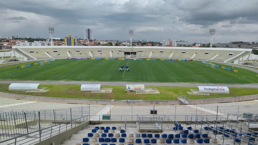 Estádio Amigão, em Campina Grande