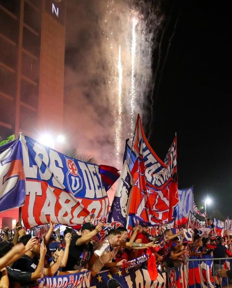 Torcedores da Universidad de Chile Fazem Festa e Invadem Rio Antes de Encontro com Botafogo