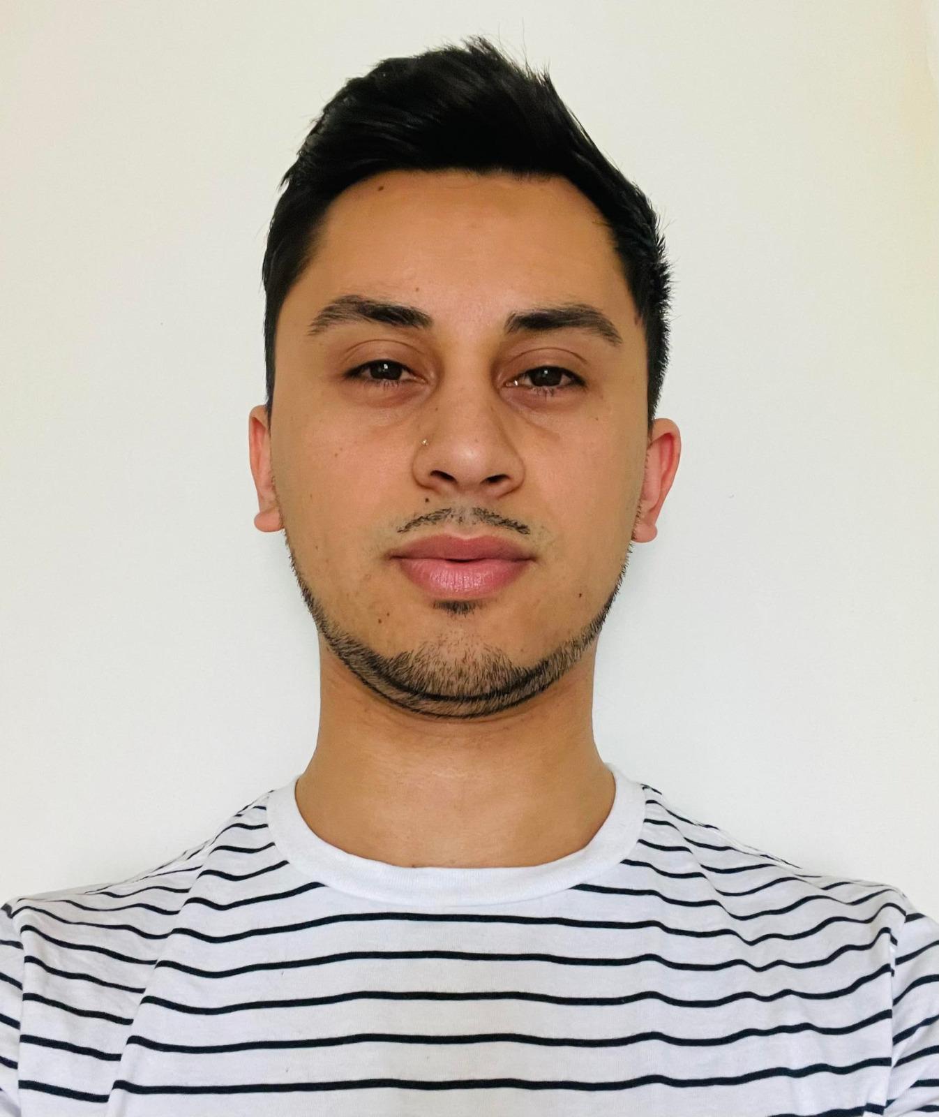 Emiliano Amor durante coletiva de imprensa