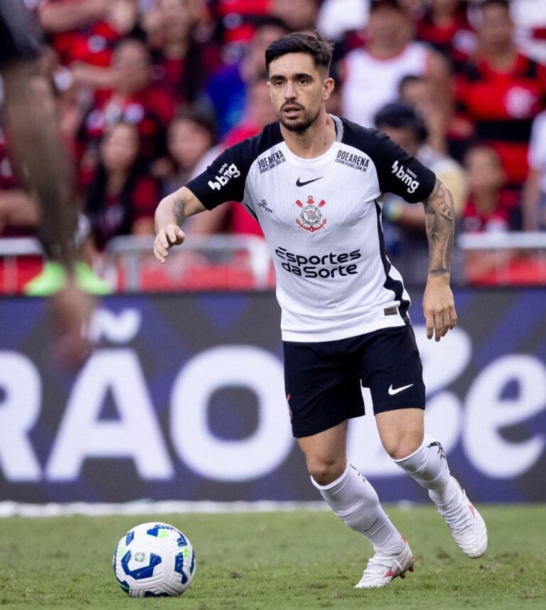 Coronado ganha protagonismo no Corinthians sob olhos de Dorival Júnior