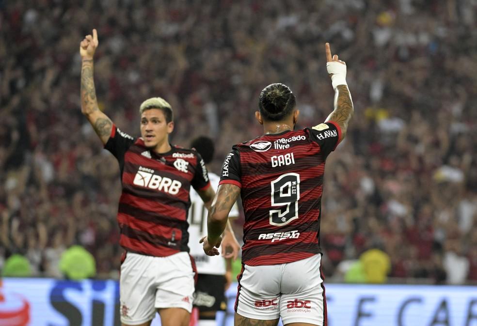 Pedro está perto dos números de Gabigol pelo Flamengo