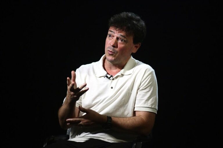 Vasco Avança nas Negociações com Fernando Diniz para Comitê Técnico