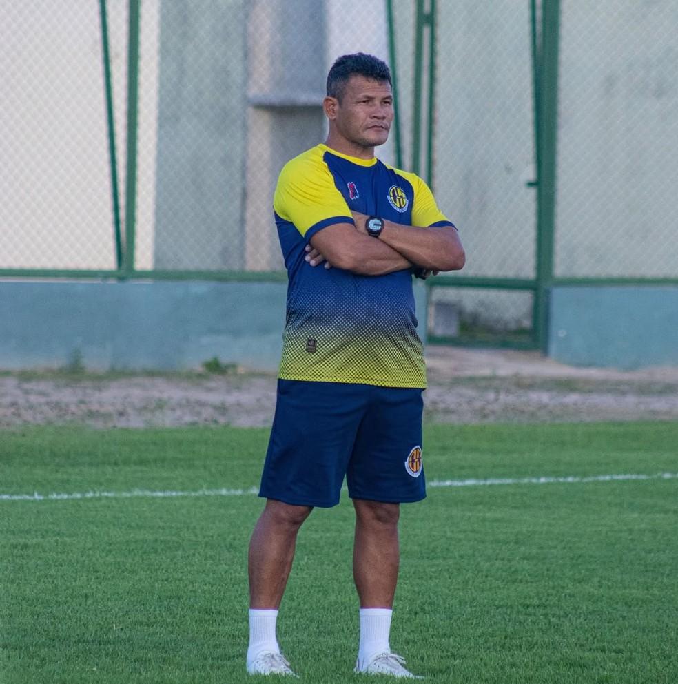 Adriano Albino, técnico do Horizonte