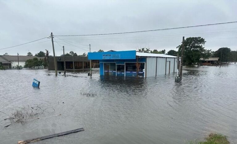 Chuva Forte e Vendaval Afetam Regiões do Rio Grande do Sul