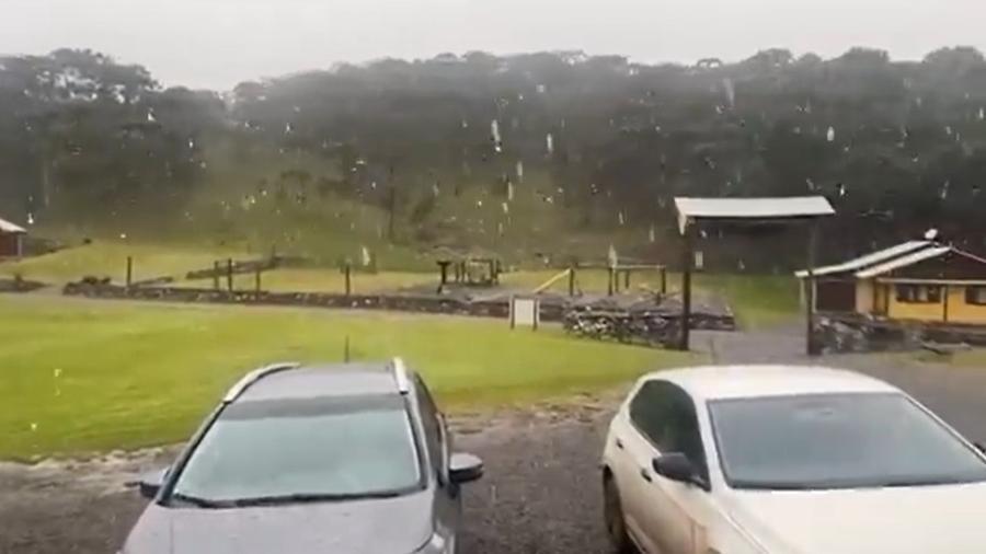 Registro de neve em São José dos Ausentes (RS)