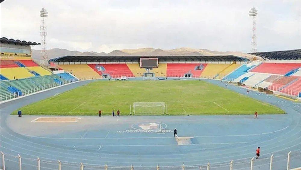 Estádio Victor Agustin Ugarte, em Potosi, na Bolívia.