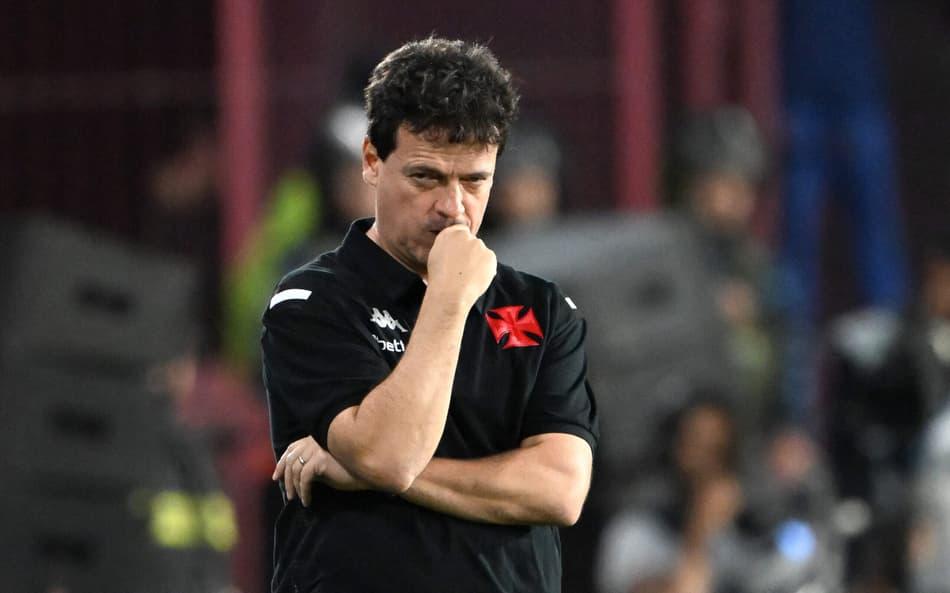 Fernando Diniz no jogo entre Vasco e Lanús