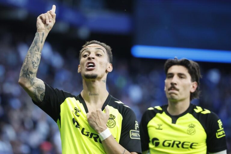 Antony brilha com golaço e garante vitória do Betis na LaLiga