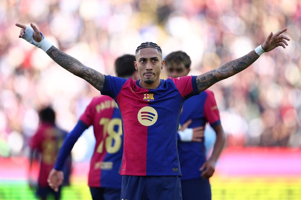 Raphinha é destaque da temporada do Barcelona depois de quase sair do clube
