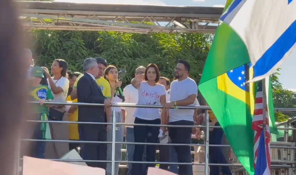 Michelle Bolsonaro participa de ato pró-anistia em Brasília