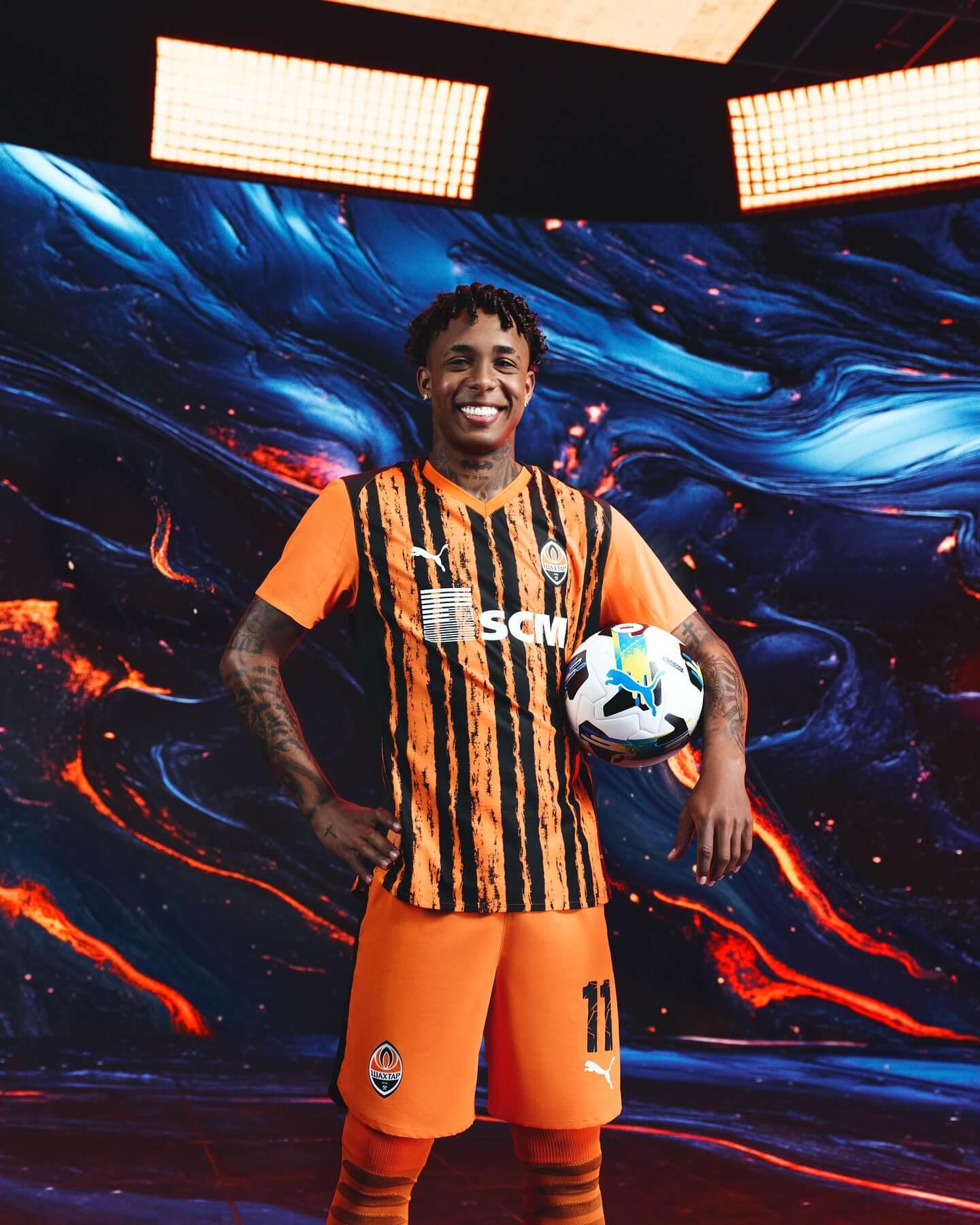 Uniforme titular do Shakhtar Donetsk 2025/26