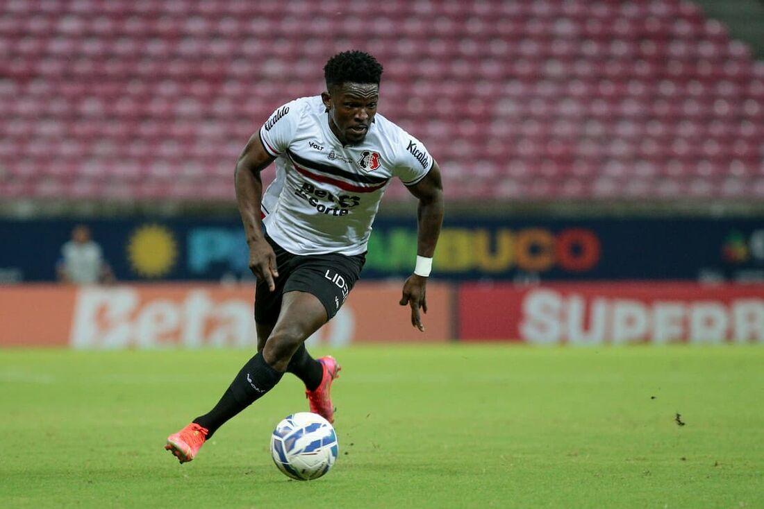 Santa Cruz: artilheiro do time na Série D, Israel está confirmado no time titular.